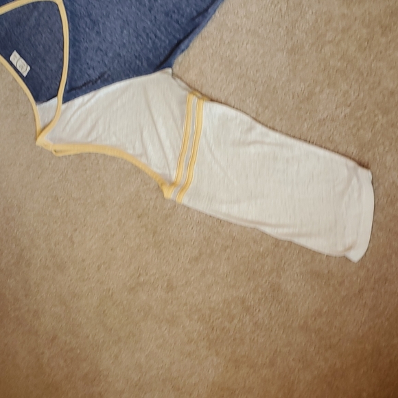 Maurices 24/7 cold shoulder shirt size Medium - Picture 7 of 8